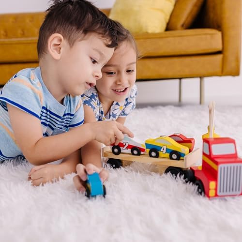 Melissa & Doug - Holz Autotransporter Set mit Kran und 6 Autos, Ideal für Kinder ab 3 Jahren