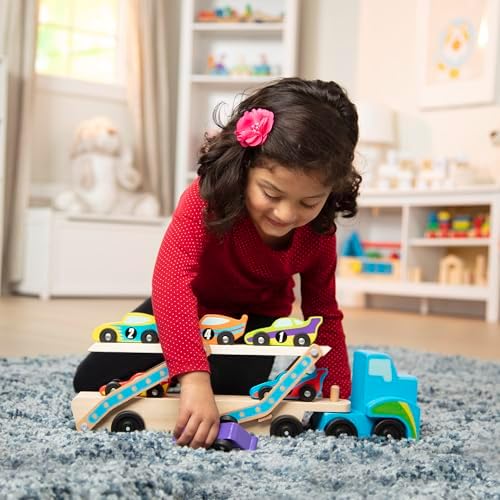 Melissa & Doug - Holz Autotransporter Set mit Kran und 6 Autos, Ideal für Kinder ab 3 Jahren
