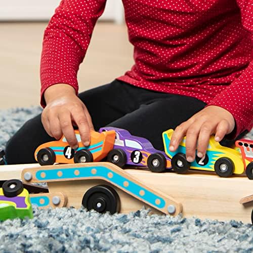Melissa & Doug - Holz Autotransporter Set mit Kran und 6 Autos, Ideal für Kinder ab 3 Jahren